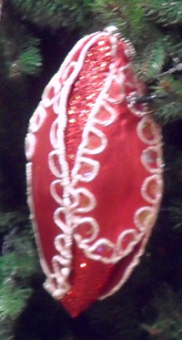 TLN1494   Атласная капля вытянутая, красная с белым декором  Декорация   Н*L*W=19*8*8