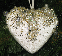 TLN1713 Белый   Сердечко с декором из драгоценностей жемчужное, размер L